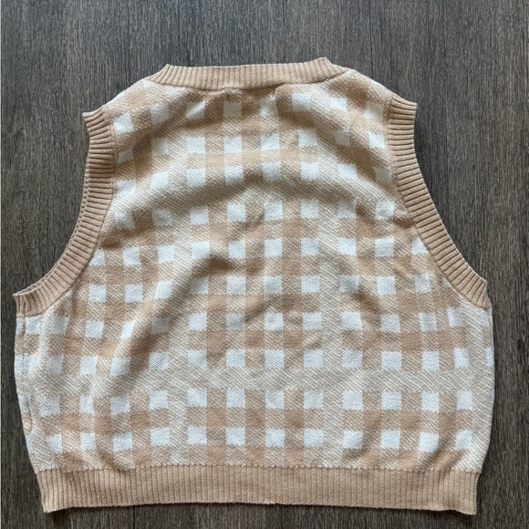 Tan and White Checkered Sweater Vest - Picture 5 of 5